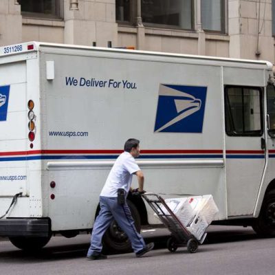 New-York-City-Mailman-Delivering-Mail.jpg